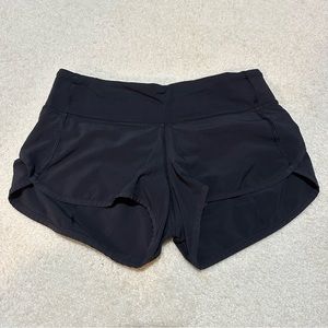 Black Lululemon Speed-Up shorts 2.5” (4-way stretch)